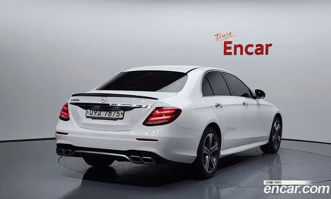 Mercedes-Benz E-Class 2019 1.9 Автомат в Москве № 142729, фото 17