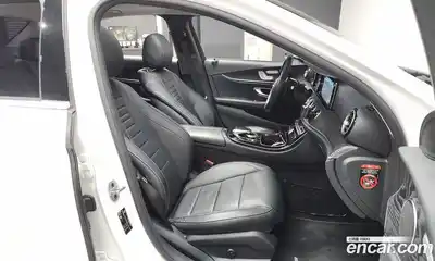 Mercedes-Benz E-Class 2019 1.9 Автомат в Москве № 142729, миниатюра 3