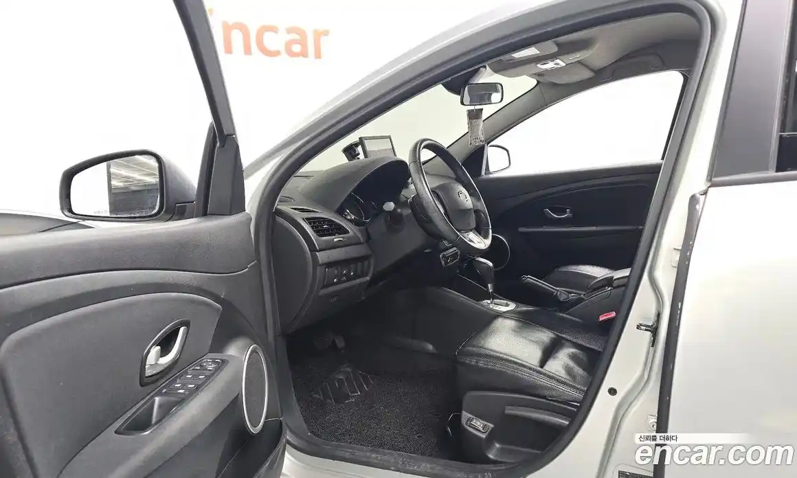 Renault SM3 2014 1.6 Автомат в Москве № 148164, фото 9