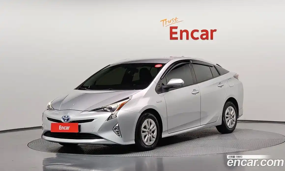 Toyota Prius 2016 1.8 Автомат в Москве № 151229, фото 20