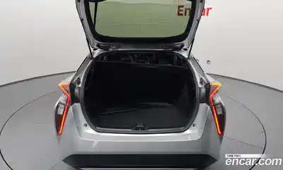 Toyota Prius 2016 1.8 Автомат в Москве № 151229, миниатюра 4