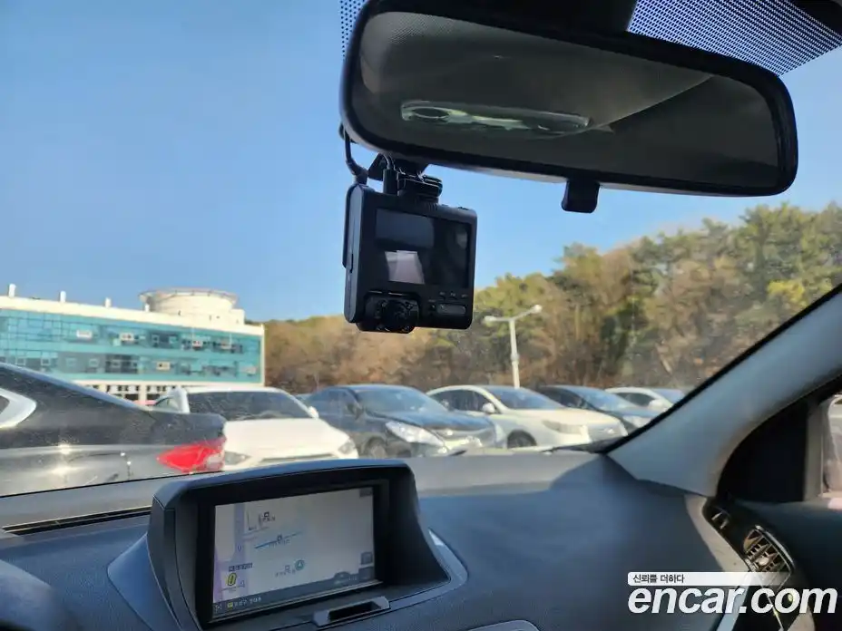 Renault SM3 2016 1.6 Автомат в Москве № 152364, фото 13