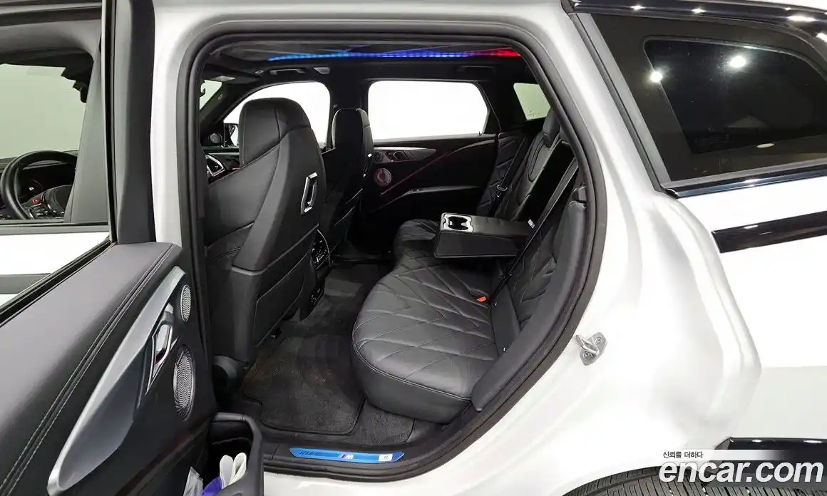 BMW XM 2024 4.4 Автомат в Москве № 154629, фото 16
