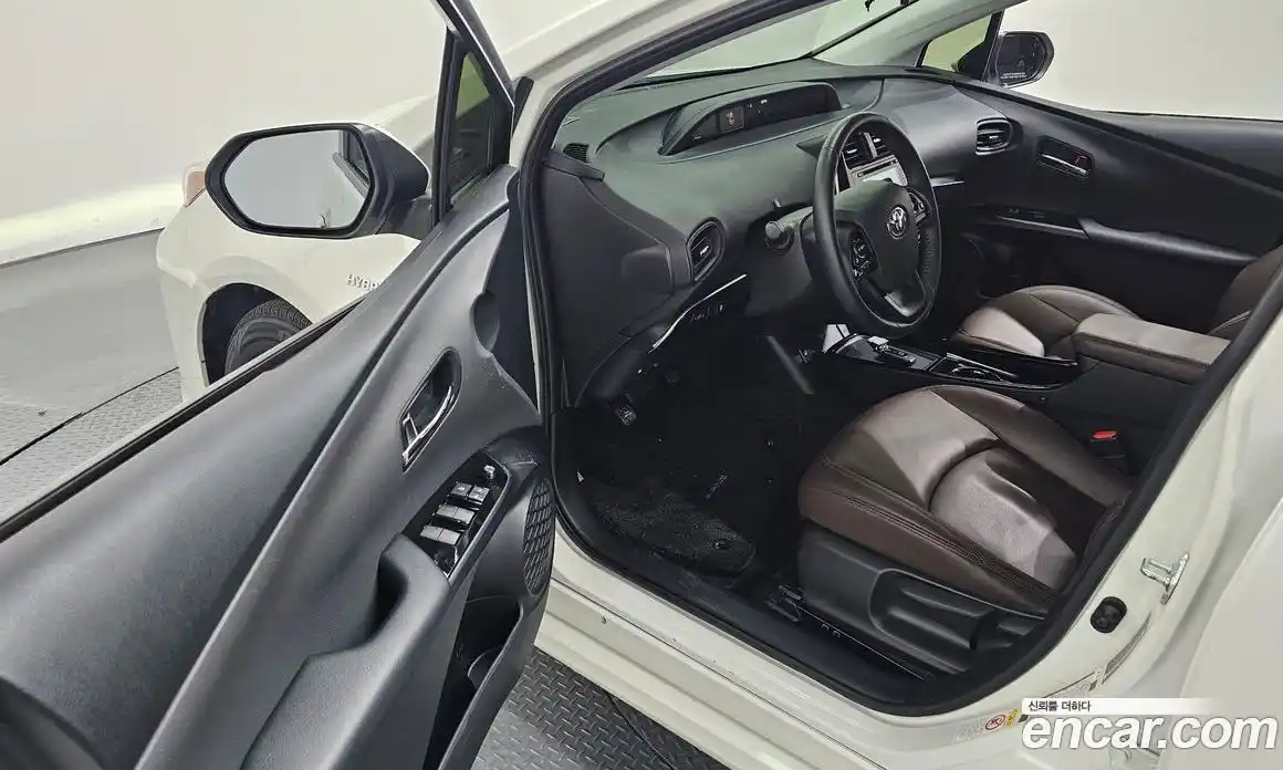 Toyota Prius 2019 1.8 Автомат в Москве № 156234, фото 16