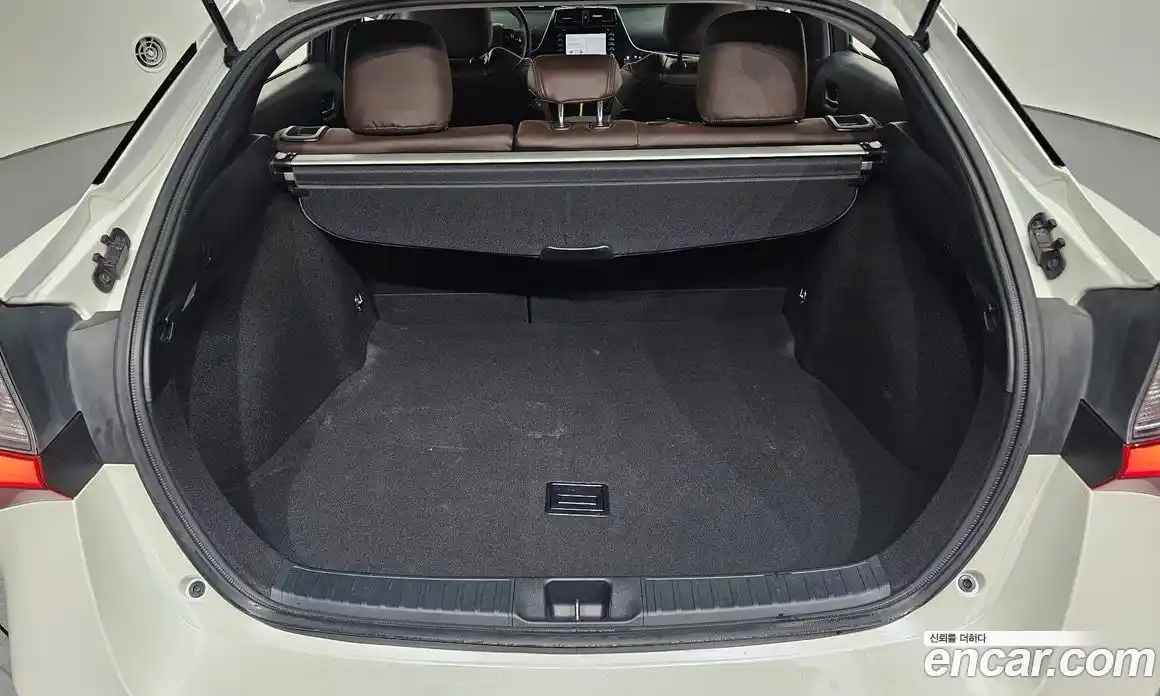 Toyota Prius 2019 1.8 Автомат в Москве № 156234, фото 18