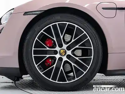 Porsche Taycan 2024 0.1 Автомат в Москве № 156843, миниатюра 5