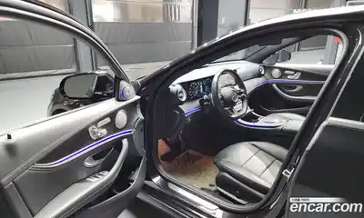 Mercedes-Benz E-Class 2022 1.9 Автомат в Москве № 160793, миниатюра 9