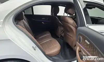 Mercedes-Benz E-Class, 2022