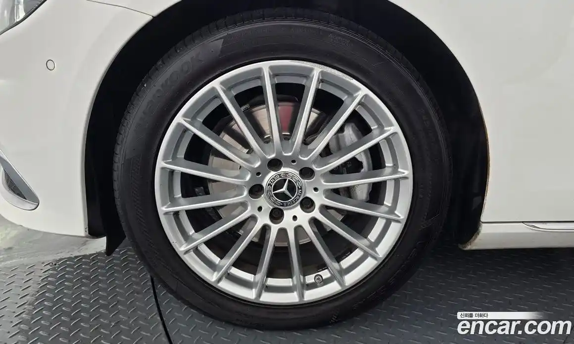 Mercedes-Benz E-Class 2022 2.0 Автомат в Москве № 161027, фото 4