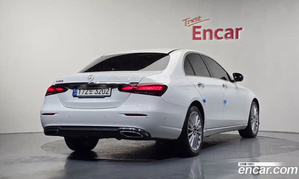 Mercedes-Benz E-Class 2022 2.0 Автомат в Москве № 161027, фото 6