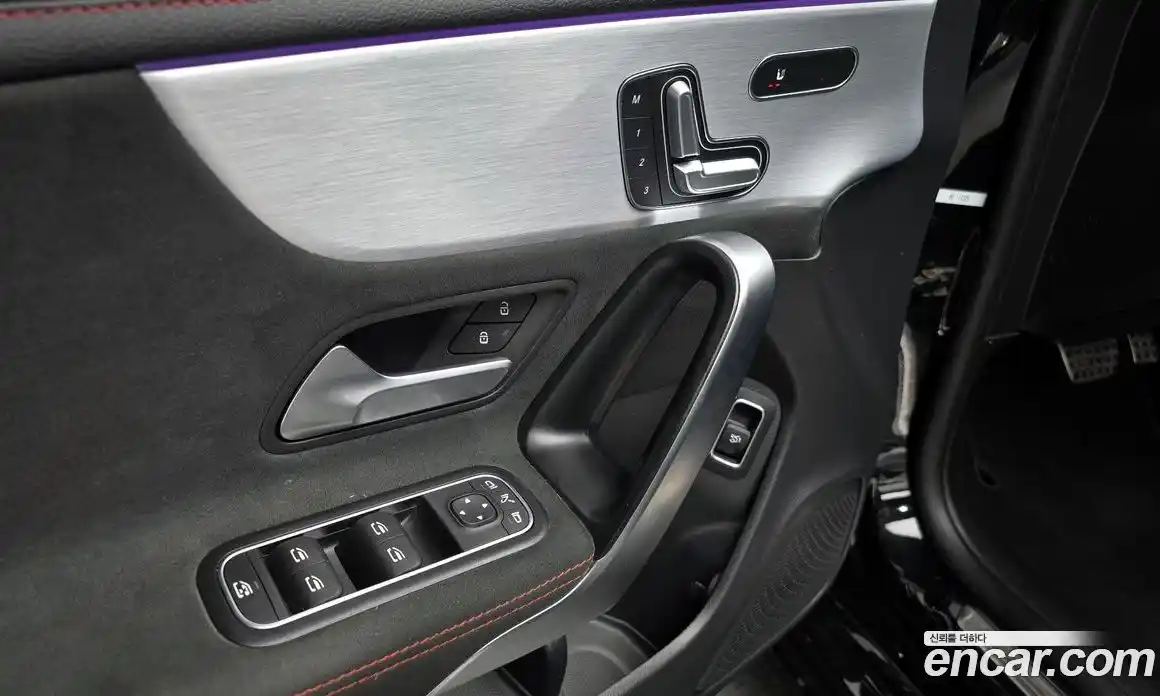 Mercedes-Benz CLA-Class 2021 2.0 Автомат в Москве № 161155, фото 11