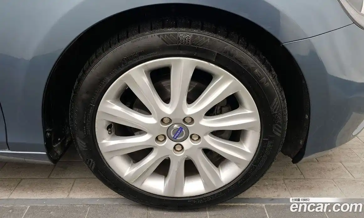 Volvo V40 2014 1.6 Автомат в Москве № 161919, фото 17