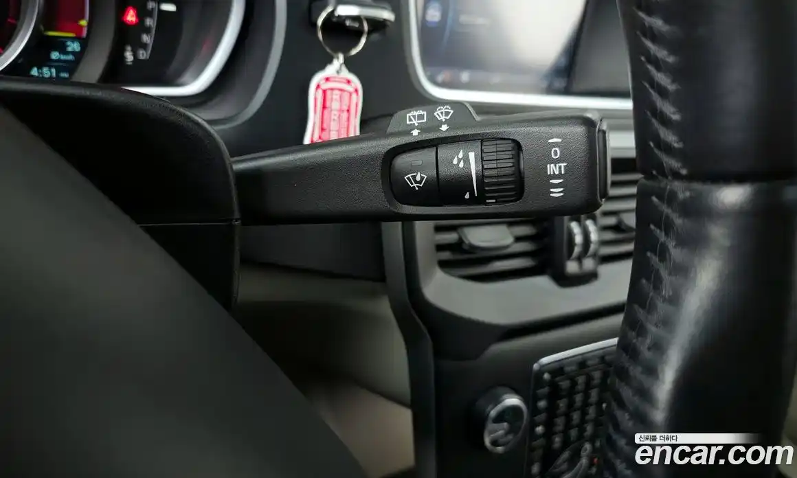 Volvo V40 2014 1.6 Автомат в Москве № 161919, фото 18