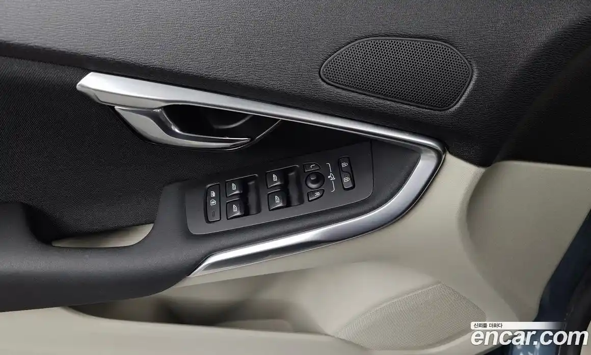 Volvo V40 2014 1.6 Автомат в Москве № 161919, фото 3