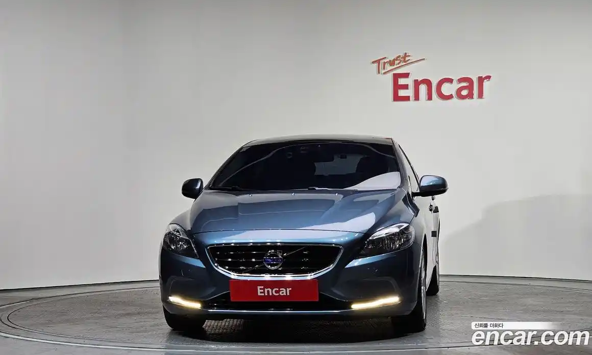 Volvo V40 2014 1.6 Автомат в Москве № 161919, фото 4