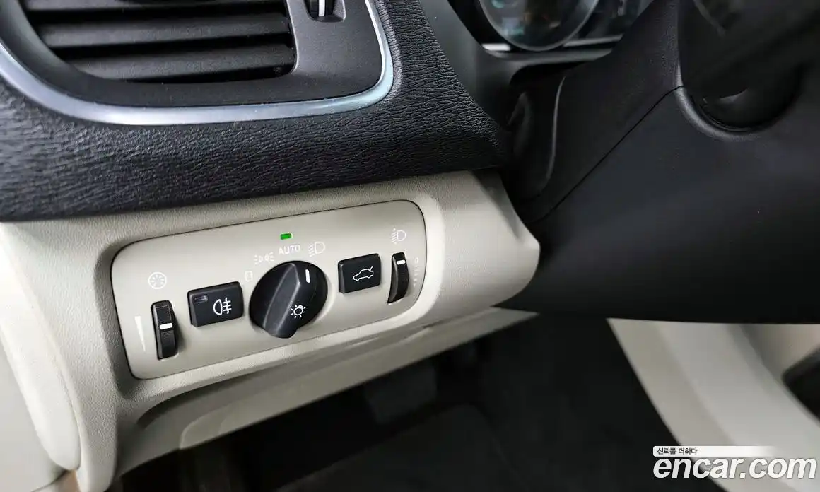 Volvo V40 2014 1.6 Автомат в Москве № 161919, фото 5