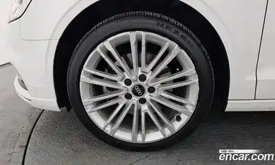 Audi A3 2018 2.0 Автомат в Москве № 163492, миниатюра 12