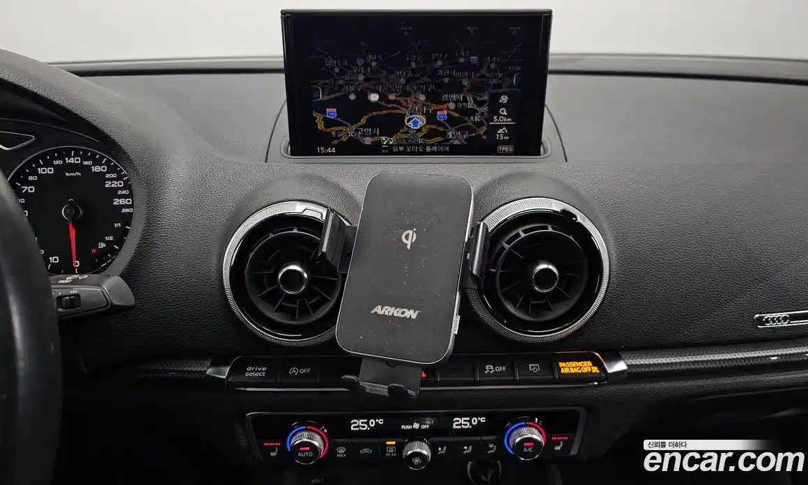 Audi A3 2018 2.0 Автомат в Москве № 163492, фото 5