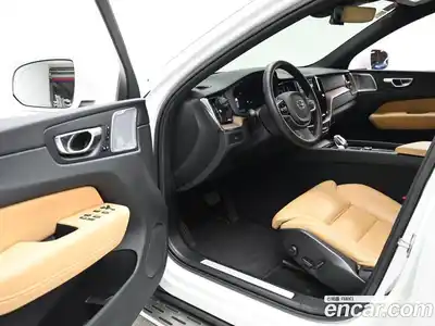 Volvo XC60 2023 2.0 Автомат в Москве № 164317, миниатюра 11