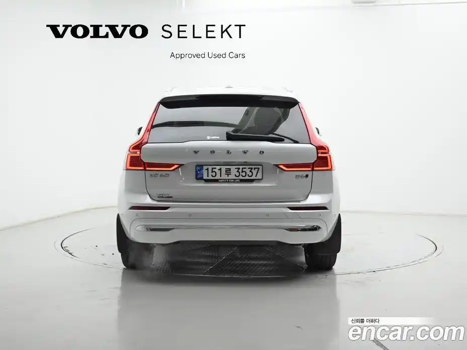 Volvo XC60 2023 2.0 Автомат в Москве № 164317, фото 4
