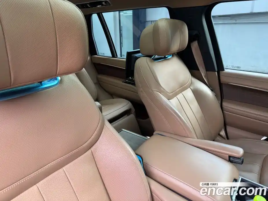 Land Rover Range-Rover 2024 4.4 Автомат в Москве № 166025, фото 8