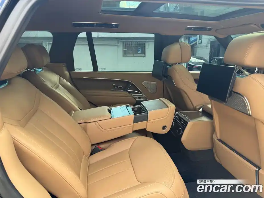 Land Rover Range-Rover 2024 4.4 Автомат в Москве № 166025, фото 9