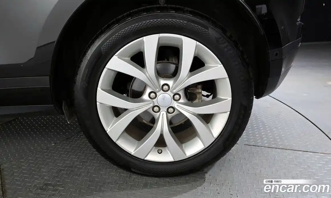 Land Rover Range-Rover Evoque 2020 2.0 Автомат в Москве № 166158, фото 11