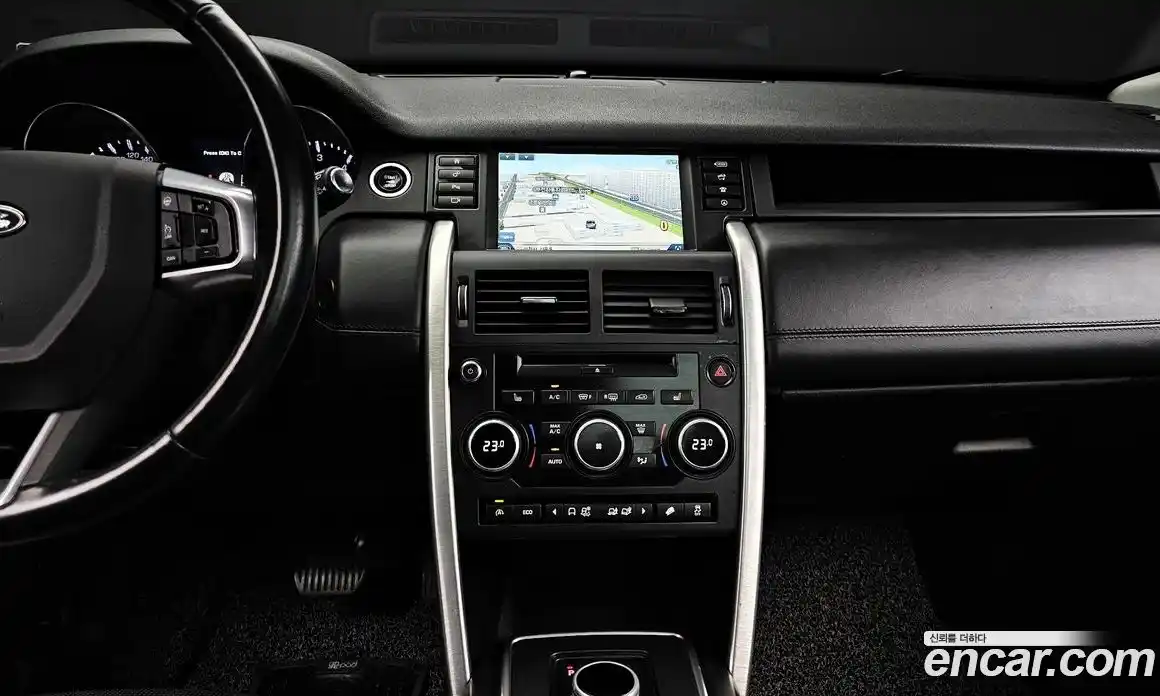 Land Rover Discovery Sport 2016 2.0 Автомат в Москве № 166386, фото 4