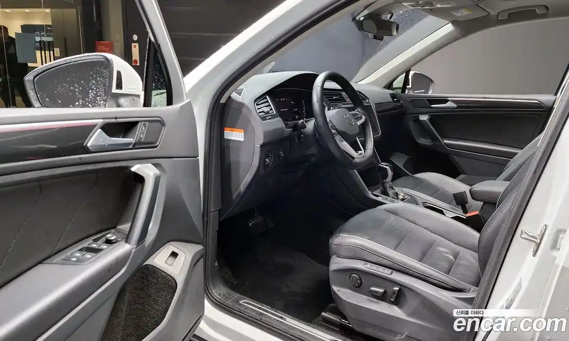 Volkswagen Tiguan 2023 2.0 Автомат в Москве № 168680, фото 8