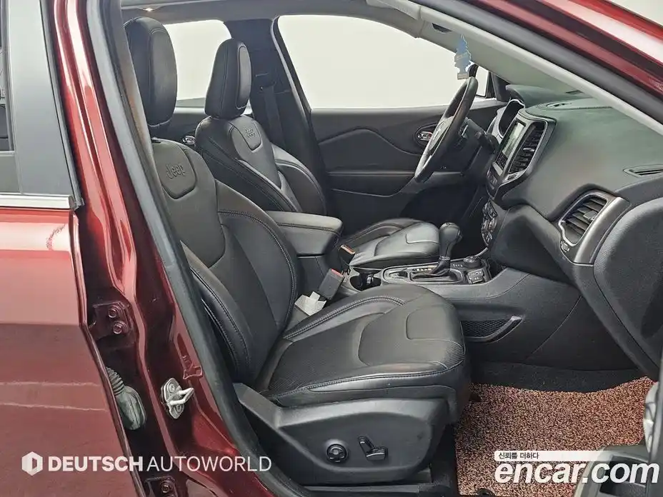 Jeep Cherokee 2019 2.4 Автомат в Москве № 170018, фото 10