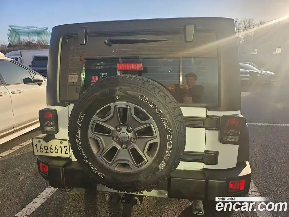 Jeep Wrangler 2015 2.8 Автомат в Москве № 170090, фото 4