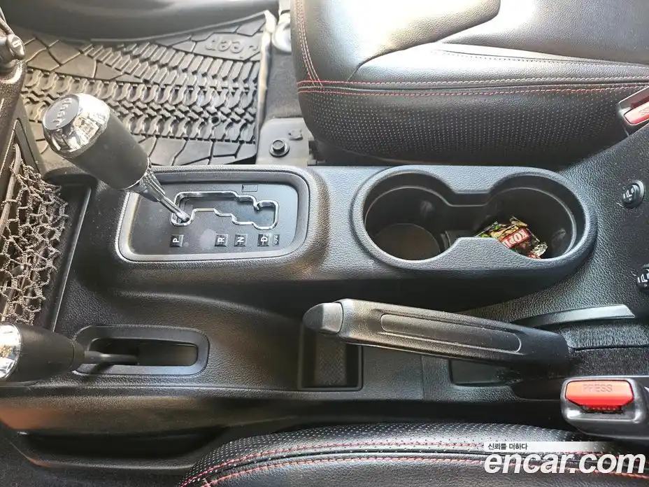 Jeep Wrangler 2015 2.8 Автомат в Москве № 170090, фото 9