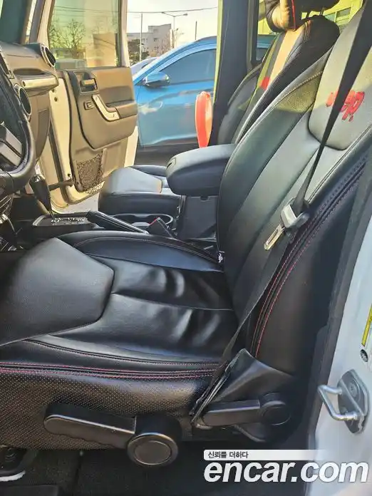 Jeep Wrangler 2015 2.8 Автомат в Москве № 170090, фото 10