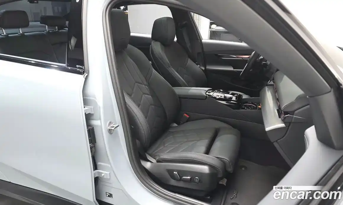 BMW 5-Series 2025 2.0 Автомат в Москве № 186944, фото 9