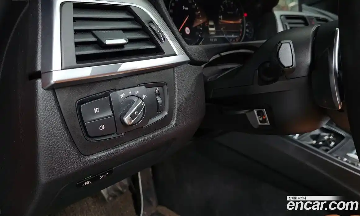 BMW 3-Series 2018 2.0 Автомат в Москве № 191957, фото 14