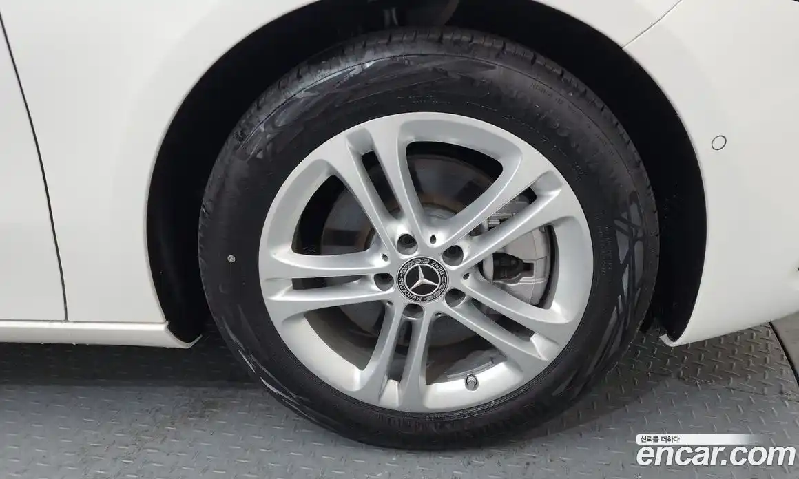 Mercedes-Benz A-Class 2025 2.0 Автомат в Москве № 193585, фото 14