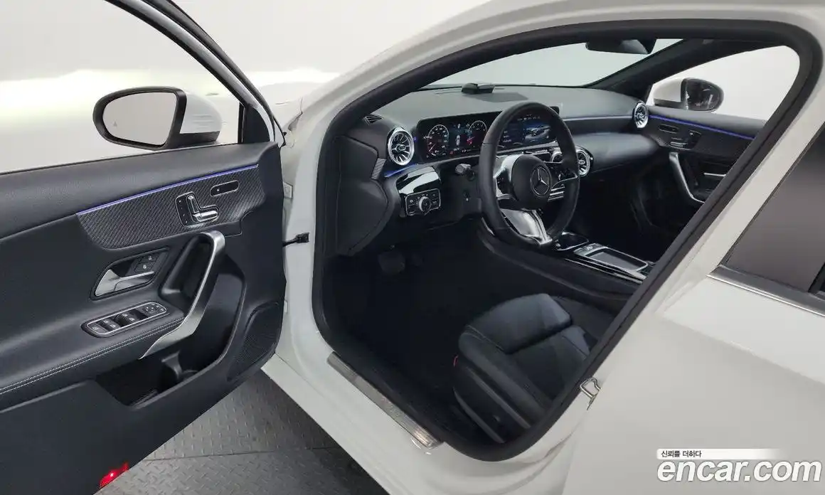 Mercedes-Benz A-Class 2025 2.0 Автомат в Москве № 193585, фото 9