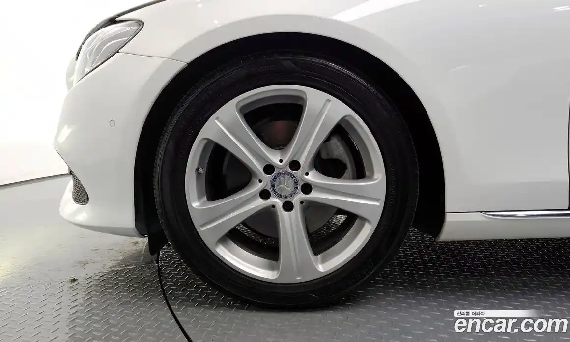 Mercedes-Benz E-Class 2017 1.9 Автомат в Москве № 195095, фото 5