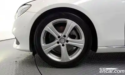 Mercedes-Benz E-Class 2017 1.9 Автомат в Москве № 195095, миниатюра 5