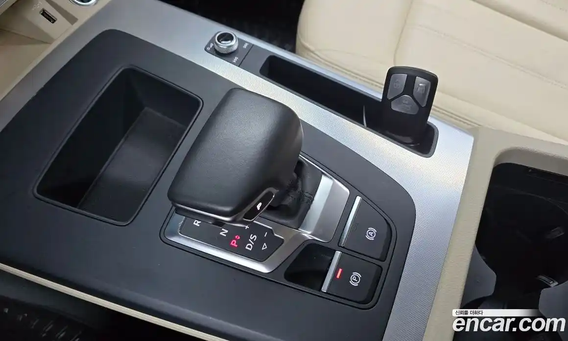 Audi Q5 2023 2.0 Автомат в Москве № 196097, фото 3