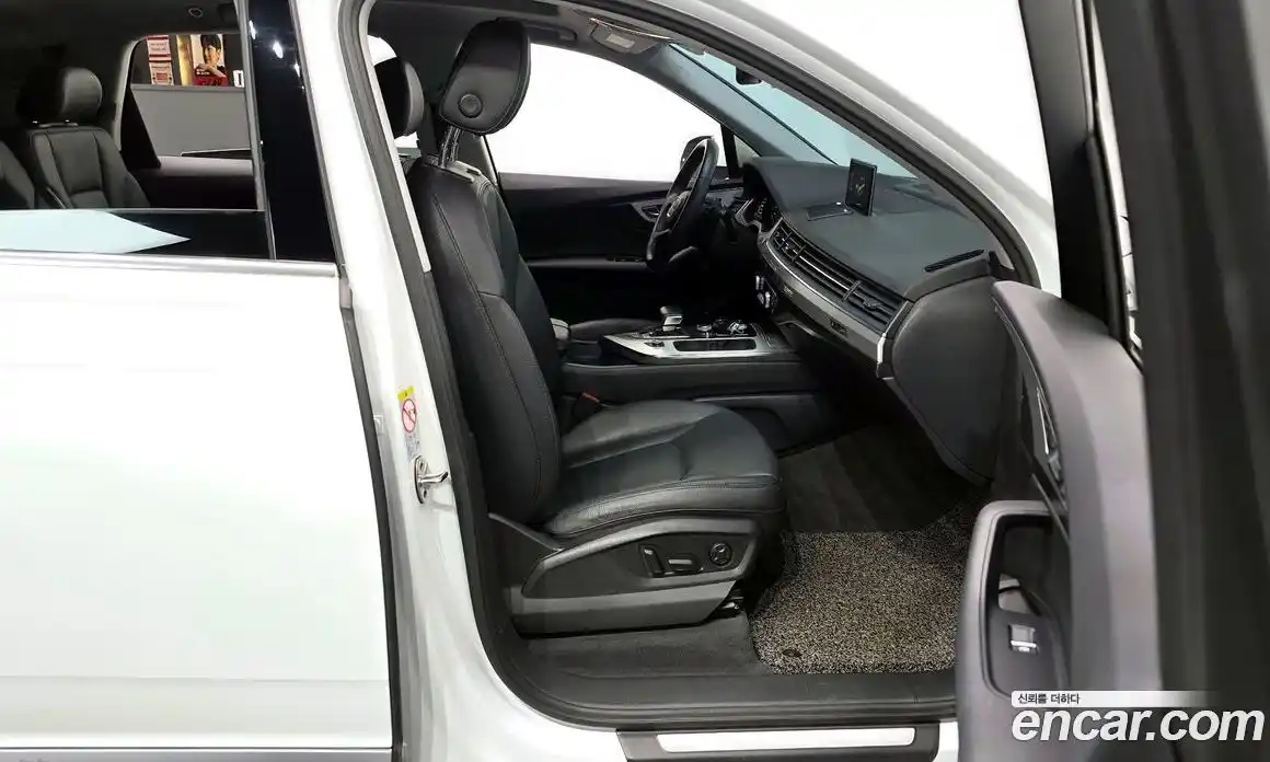 Audi Q7 2019 2.0 Автомат в Москве № 196153, фото 11