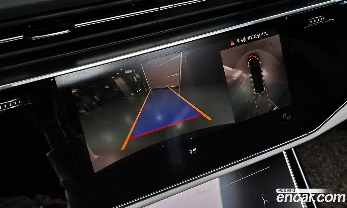 Audi Q8 2021 3.0 Автомат в Москве № 196463, фото 1