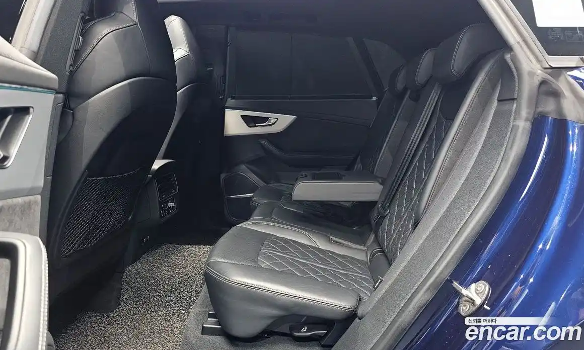 Audi Q8 2021 3.0 Автомат в Москве № 196463, фото 5