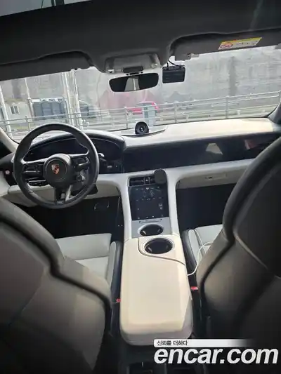 Porsche Taycan 2025 Автомат в Москве № 197154, миниатюра 6