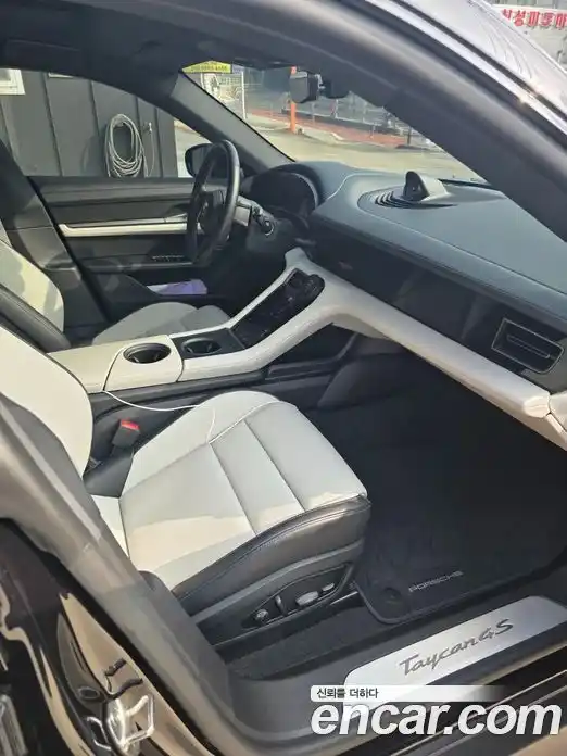 Porsche Taycan 2025 Автомат в Москве № 197154, фото 7