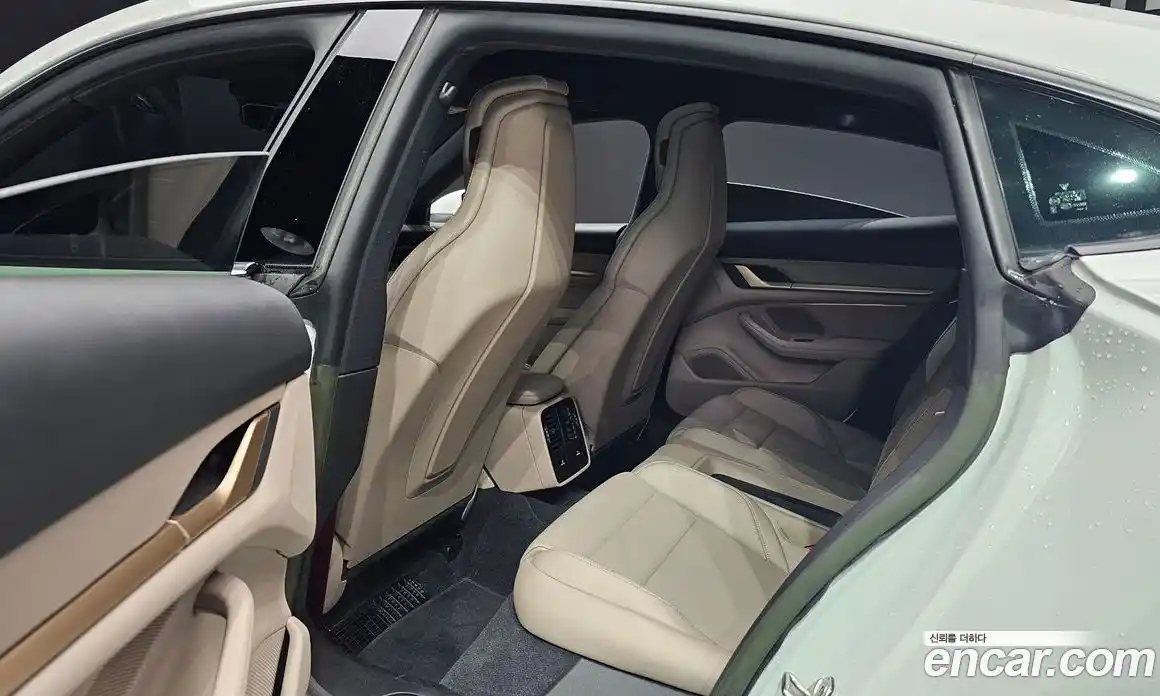 Porsche Taycan 2023 0.1 Автомат в Москве № 197195, фото 12