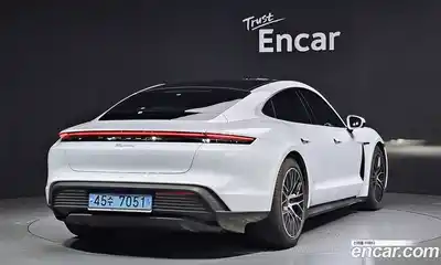 Porsche Taycan 2023 0.1 Автомат в Москве № 197195, миниатюра 2