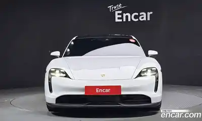 Porsche Taycan 2023 0.1 Автомат в Москве № 197195, миниатюра 3