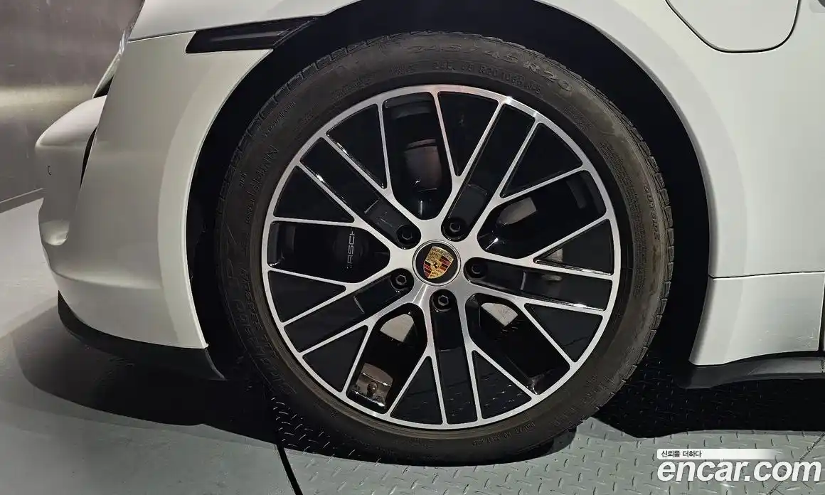 Porsche Taycan 2023 0.1 Автомат в Москве № 197195, фото 5