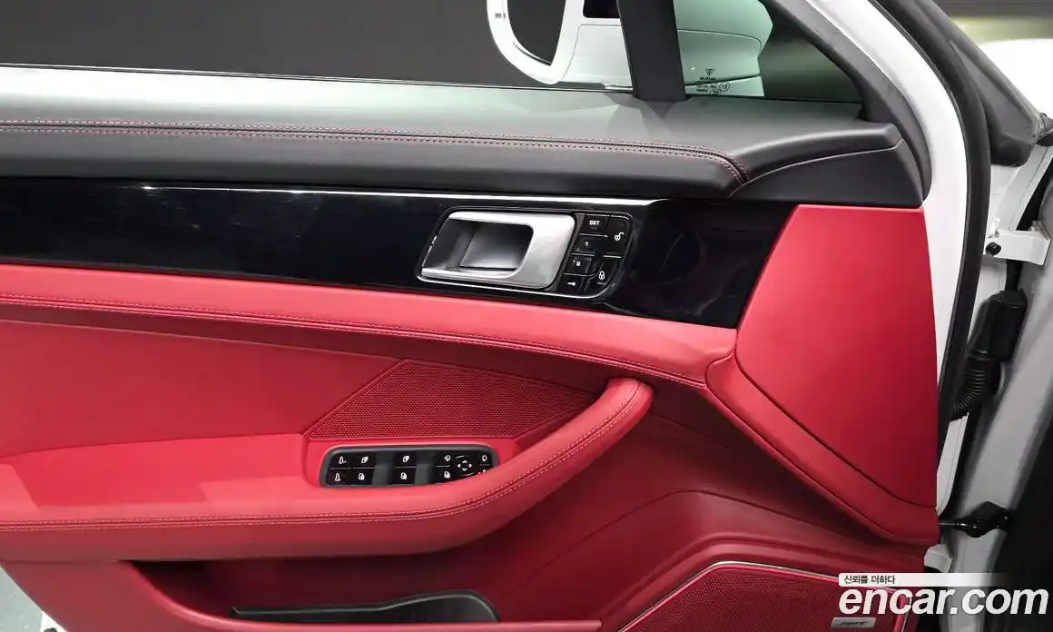 Porsche Panamera 2018 3.0 Автомат в Москве № 197666, фото 1